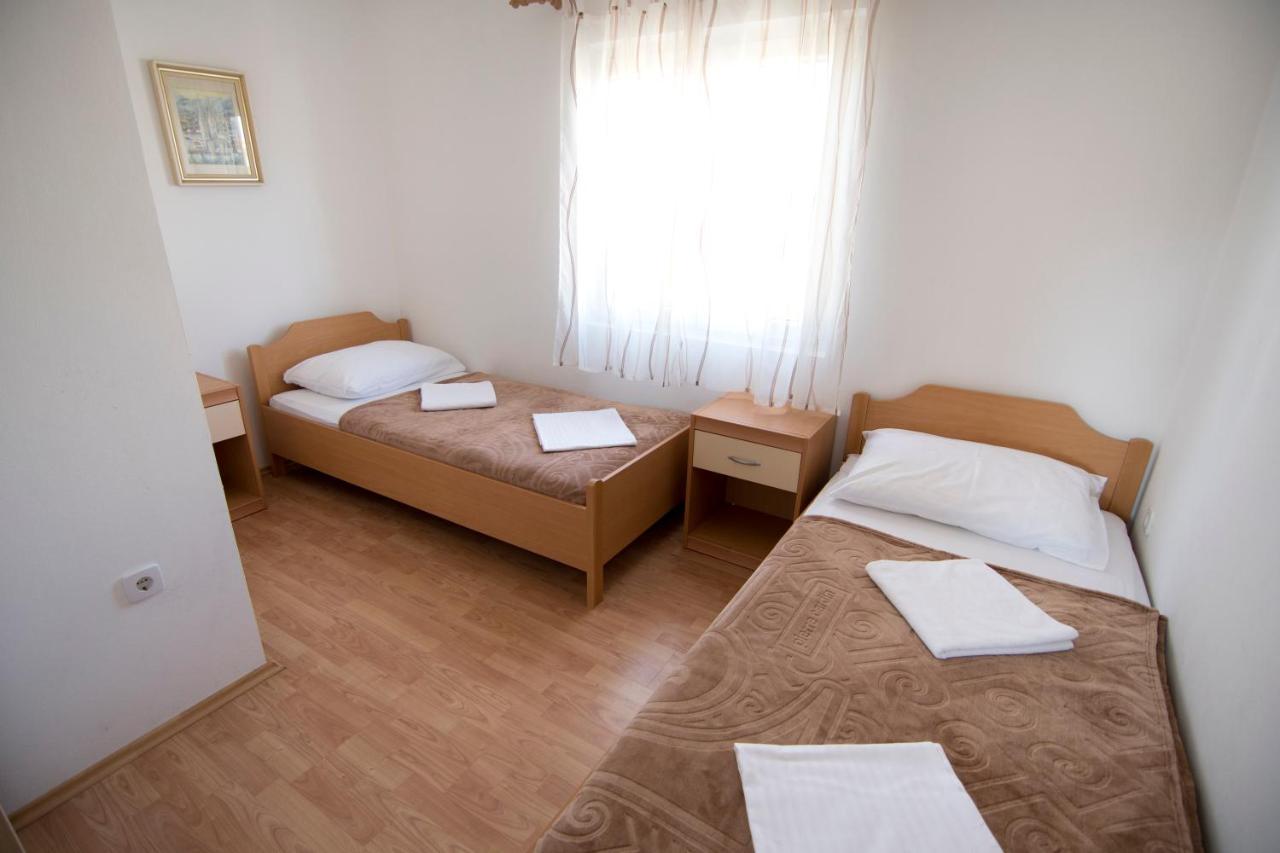 Apartmani Juric ヴィル エクステリア 写真